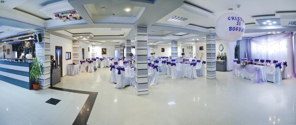 Motel - Restaurant Leon Bacău Buitenkant foto